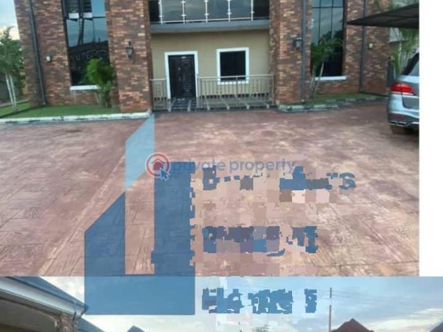 House for sale in Asaba