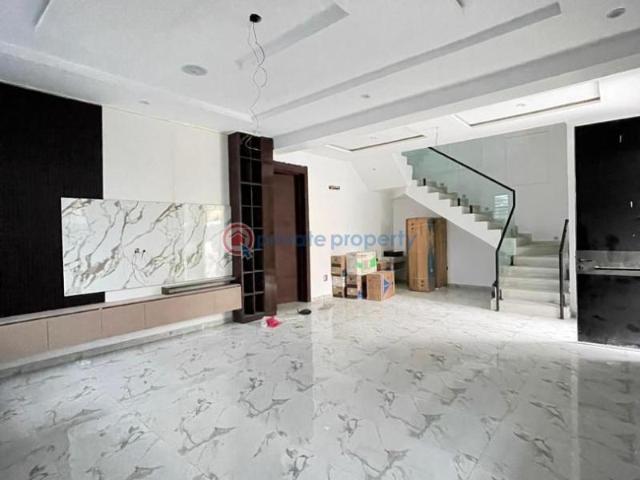 House for sale in Surulere , Surulere