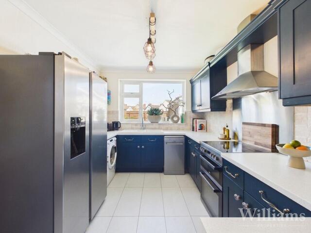 House for sale in Victoria Park, Aylesbury