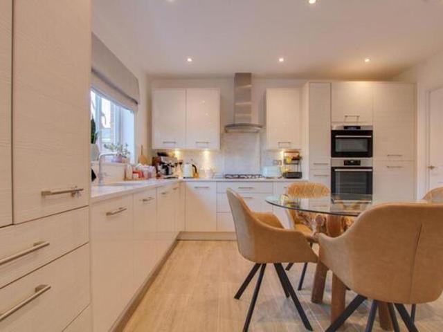 House for sale in Lee Chapel, Essex