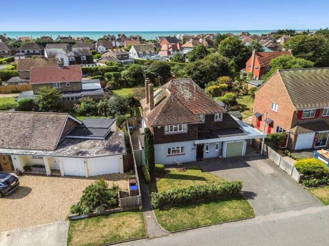 House for sale in Felpham, Clapham