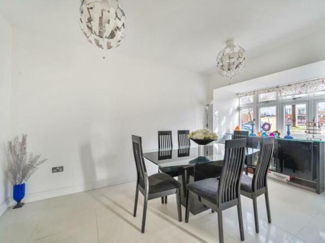House for sale in Finchley, Hendon