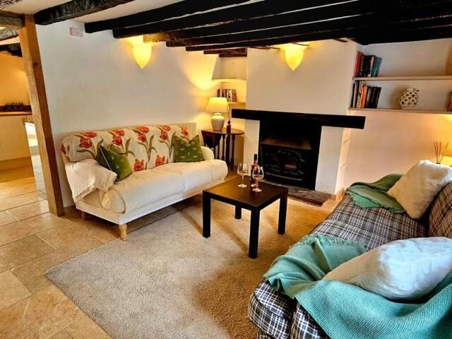 House for sale in The Butts, Kent