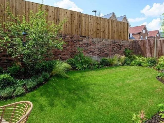 House for sale in Fleet, Hart
