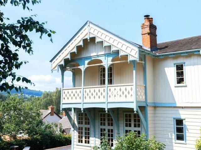 House for sale in Llanfyllin
