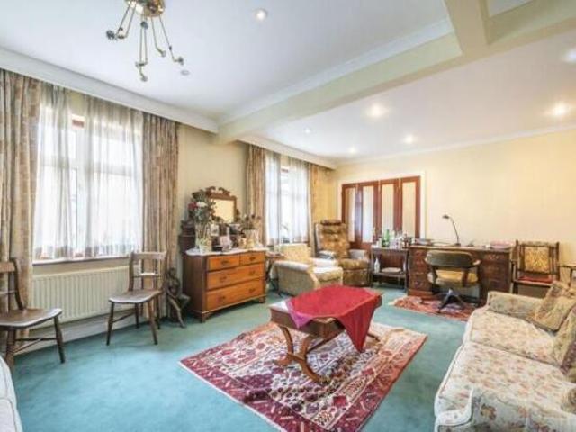 House for sale in London Borough of Ealing, Park Royal