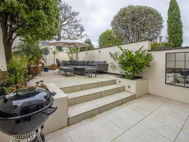 House for sale in Roehampton, Greater London