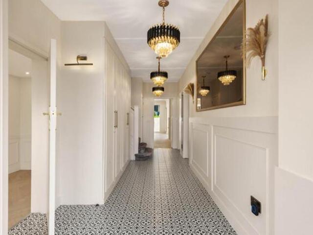 House for sale in Brondesbury, Greater London