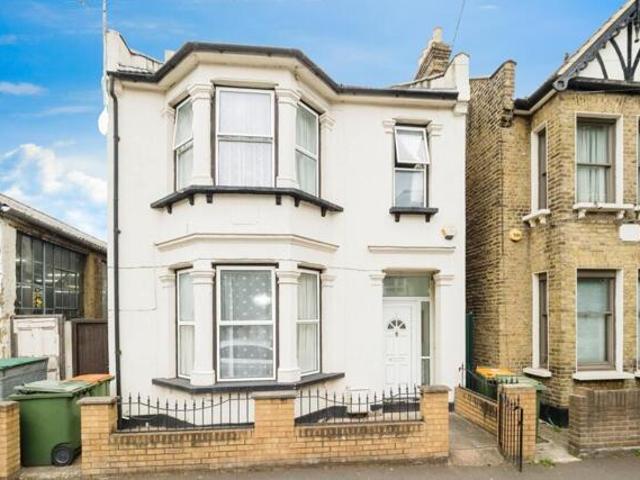 House for sale in London, Greater London