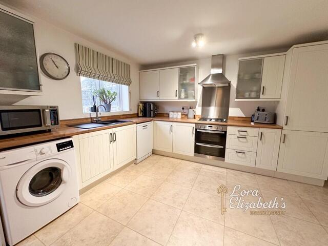 House for sale in Potters Corner, East Midlands