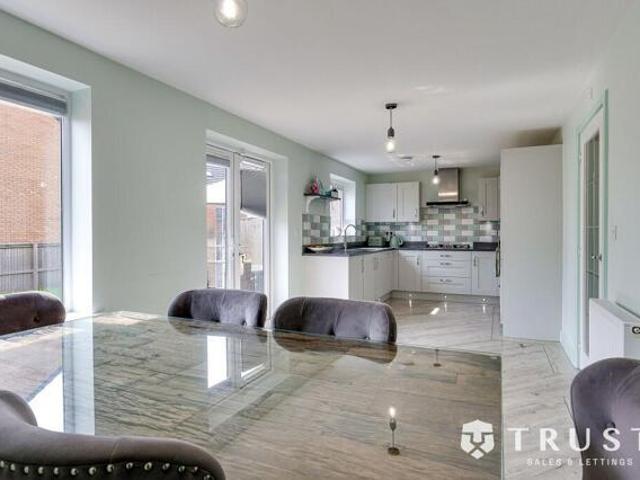 House for sale in Mirfield, West Yorkshire