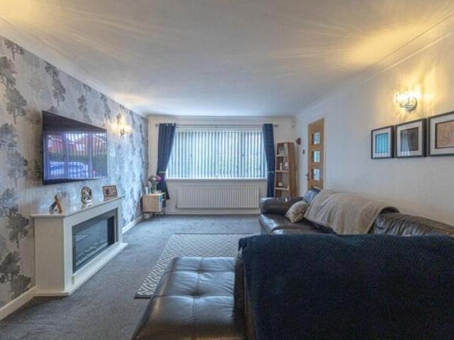 House for sale in Moulton