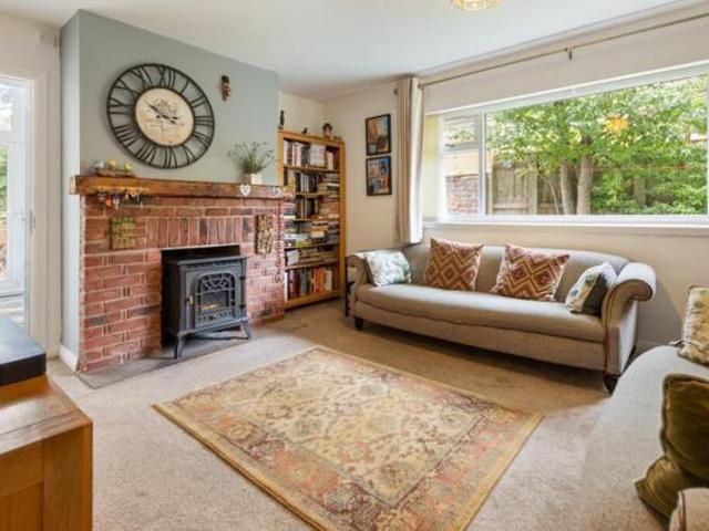 House for sale in Fields End, North Lincolnshire