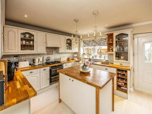 House for sale in Thornton, West Yorkshire