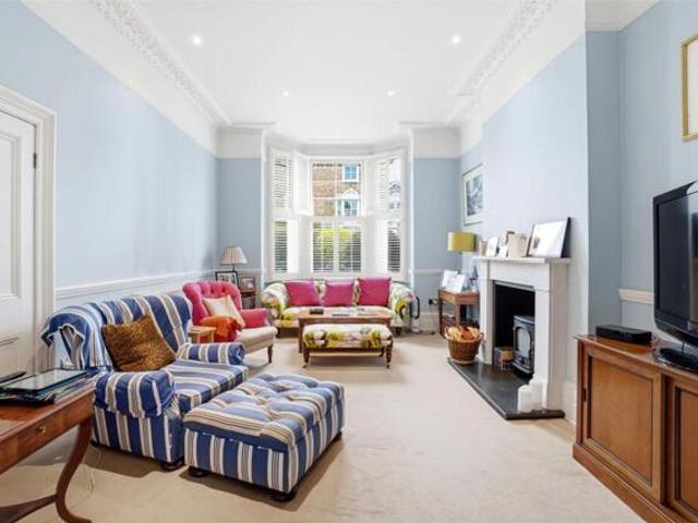 House for sale in Hampton Hill, Greater London