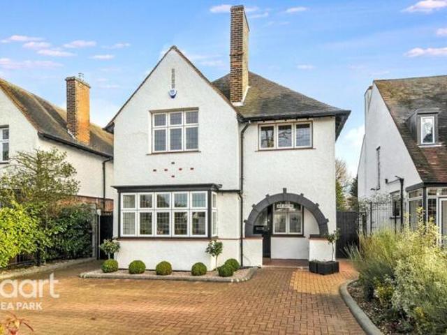House for sale in Gidea Park, Greater London