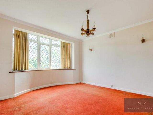 House for sale in Sanderstead, Sanderstead