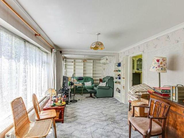 House for sale in Sanderstead, Sanderstead
