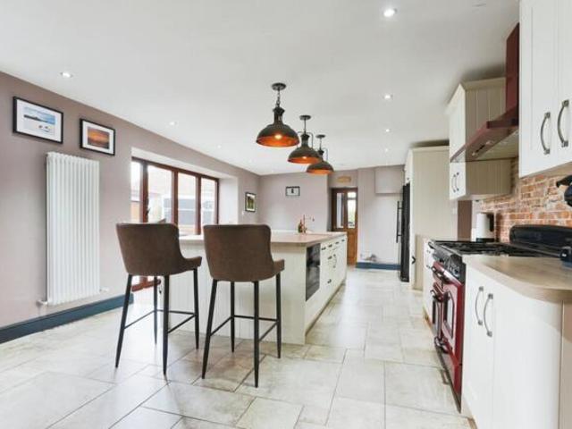 House for sale in West Kyo, Stanley