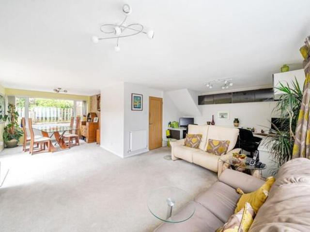 House for sale in Caterham Valley, Hillview
