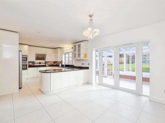 House for sale in Holywell Estate, North Watford
