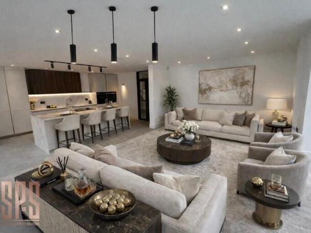 House for sale in Colshaw Farm, Wilmslow