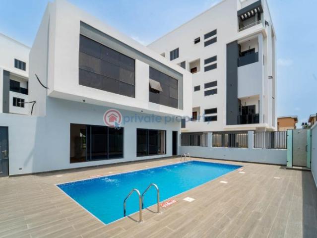 House for sale in Surulere