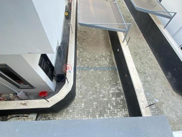 House for sale in Eti Osa, Lagos