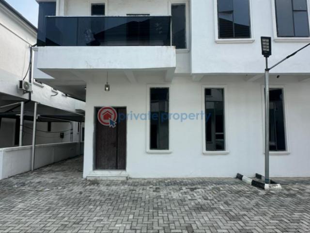 House for sale in Eti Osa, Lagos
