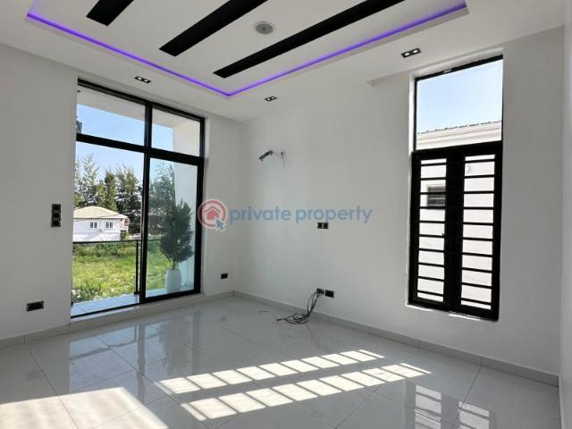 House for sale in Lagos, Lekki