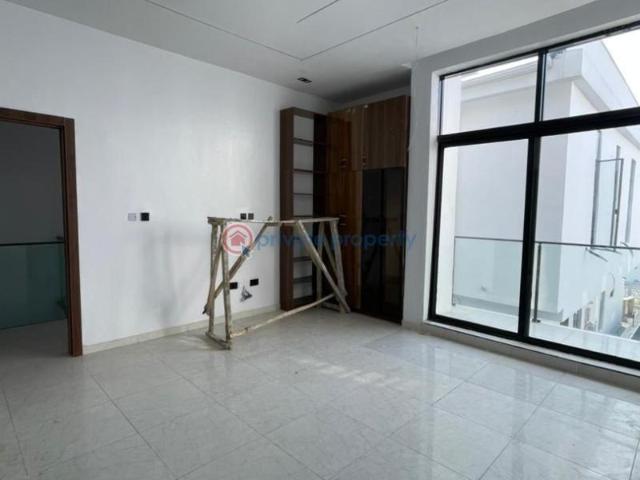 House for sale in Eti Osa, Lagos