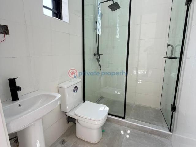 House for sale in Eti Osa, Lagos