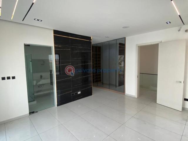 House for sale in Eti Osa, Lagos