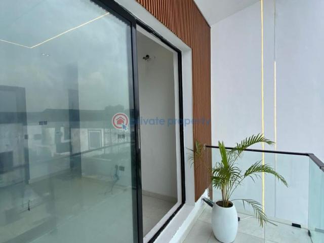 House for sale in Eti Osa, Lagos