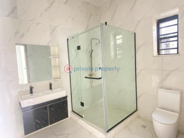 House for sale in Eti Osa, Lagos