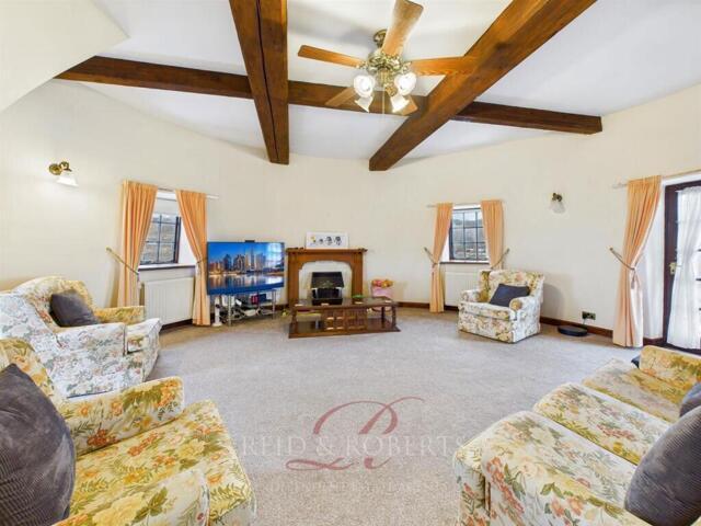 Room for sale in Holywell, Wales