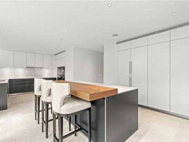 Room for sale in Chelsea, Greater London