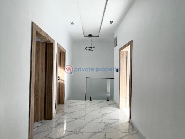 House for sale in Lagos, Lekki