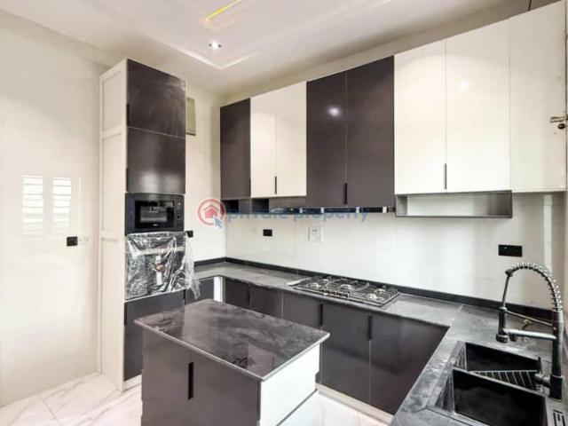 House for sale in Eti Osa, Lagos