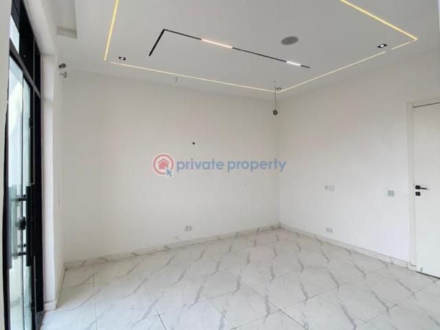 House for sale in Eti Osa, Lagos