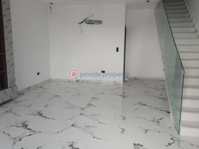 House for sale in Eti Osa, Lagos