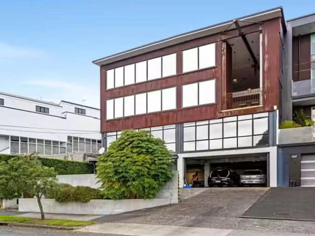 House for sale in Balmoral