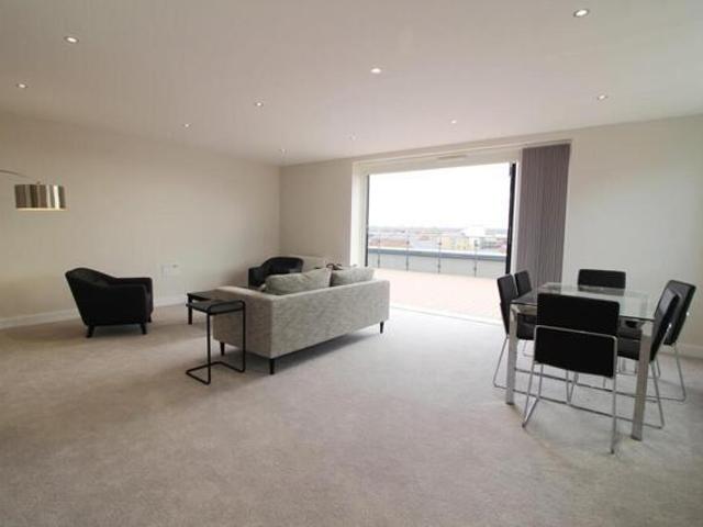 Room for sale in Whitley, Reading