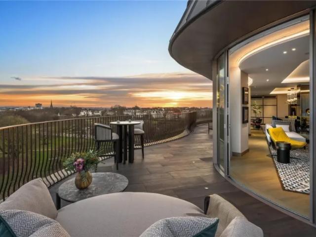 Apartment for sale in Bayswater, Greater London