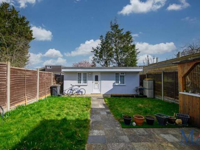 Bungalow for sale in Broadfields, Greater London