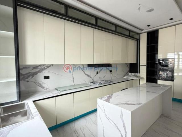 House for sale in Eti Osa, Lagos