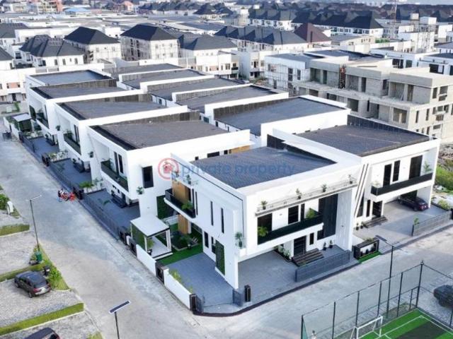 House for sale in Eti Osa, Lagos