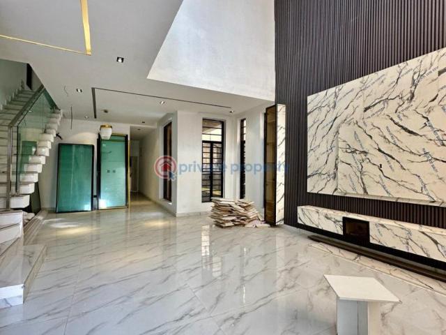 House for sale in Eti Osa, Lagos