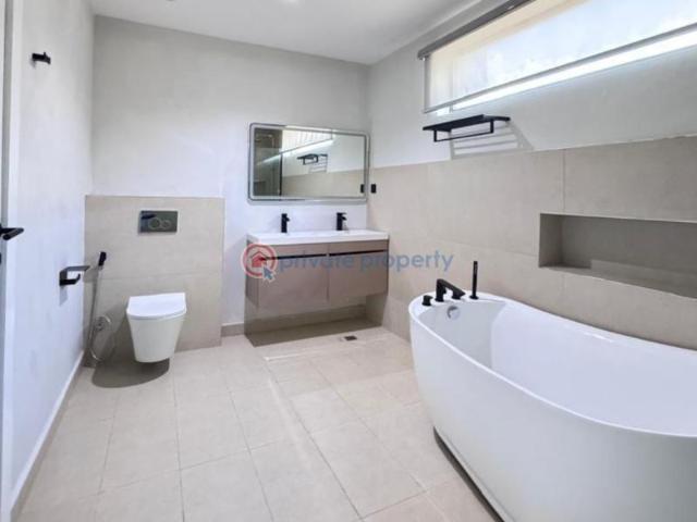 House for sale in Eti Osa, Lagos