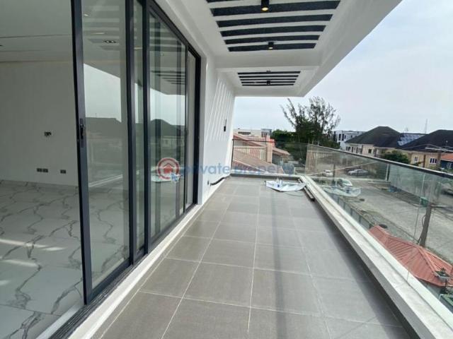 House for sale in Eti Osa, Lagos